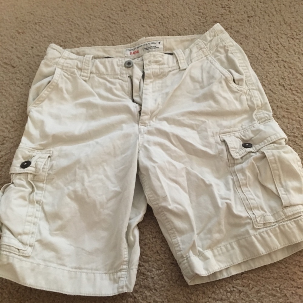 American Eagle Khaki shorts 33